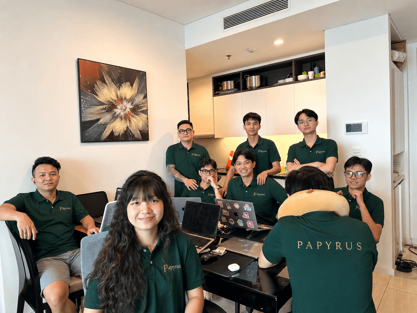 Đội ngũ Papyrus trong văn phòng